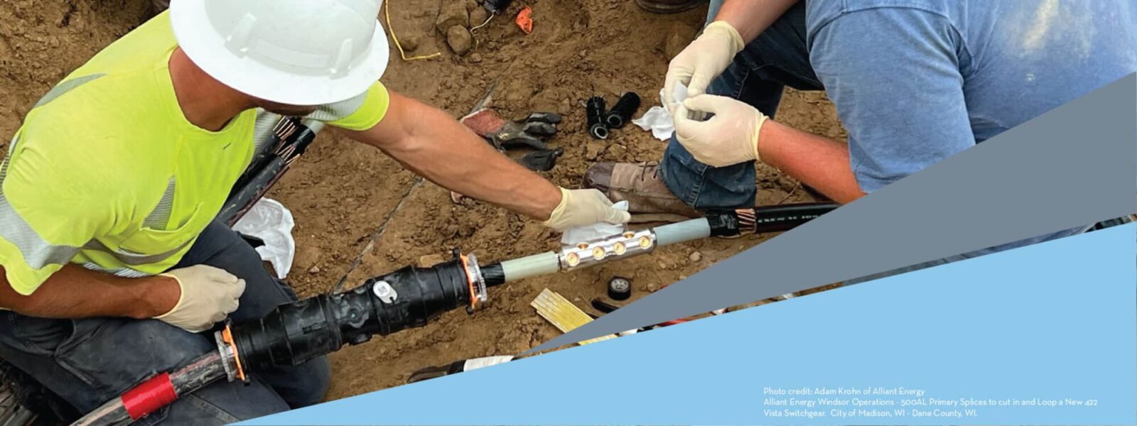 Alliant Energy team conducts a primary splices to cut in and loop a new 433 Vista Switchgear. Photo credit: Adam Krohn of Alliant Energy.